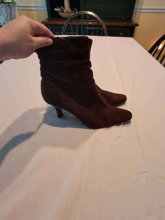 Shoes - Chantel Women's Brown Suede Mid-Calf Heeled Boots Size 8M